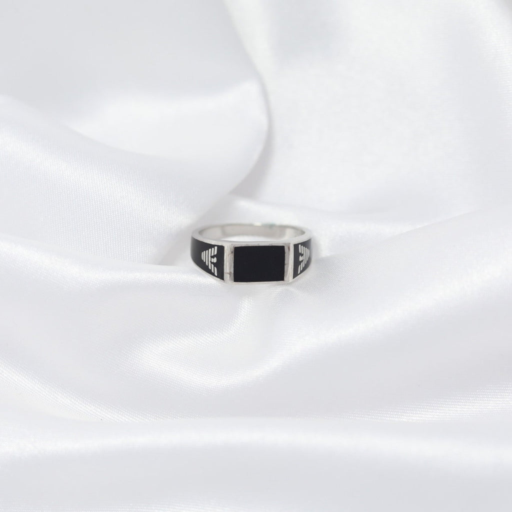 The Vanguard Ring
