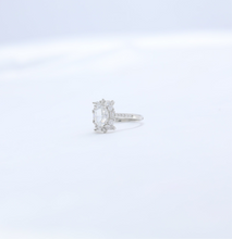 Load image into Gallery viewer, Rimjhim Ring - White