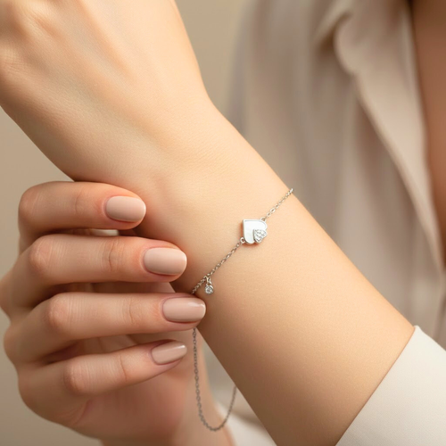 Mother of Pearl Heart Bracelet – A Symbol of Love & Elegance