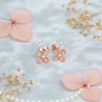 Sunehri Sway Studs