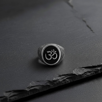 Om Signet Ring