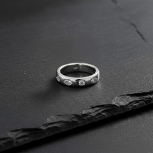 Load image into Gallery viewer, Classic Diamond Band