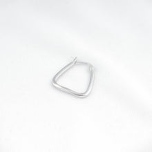 Load image into Gallery viewer, Sleek Geo Hoops