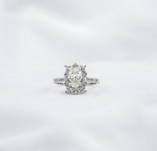 Load image into Gallery viewer, Rimjhim Ring - White