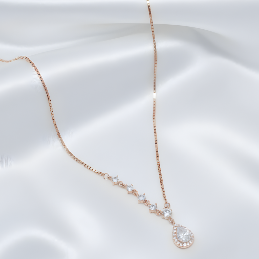 Elara Teardrop Necklace