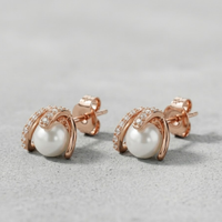 Pearl Hold Earrings