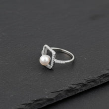 Load image into Gallery viewer, Pearl Aura Ring